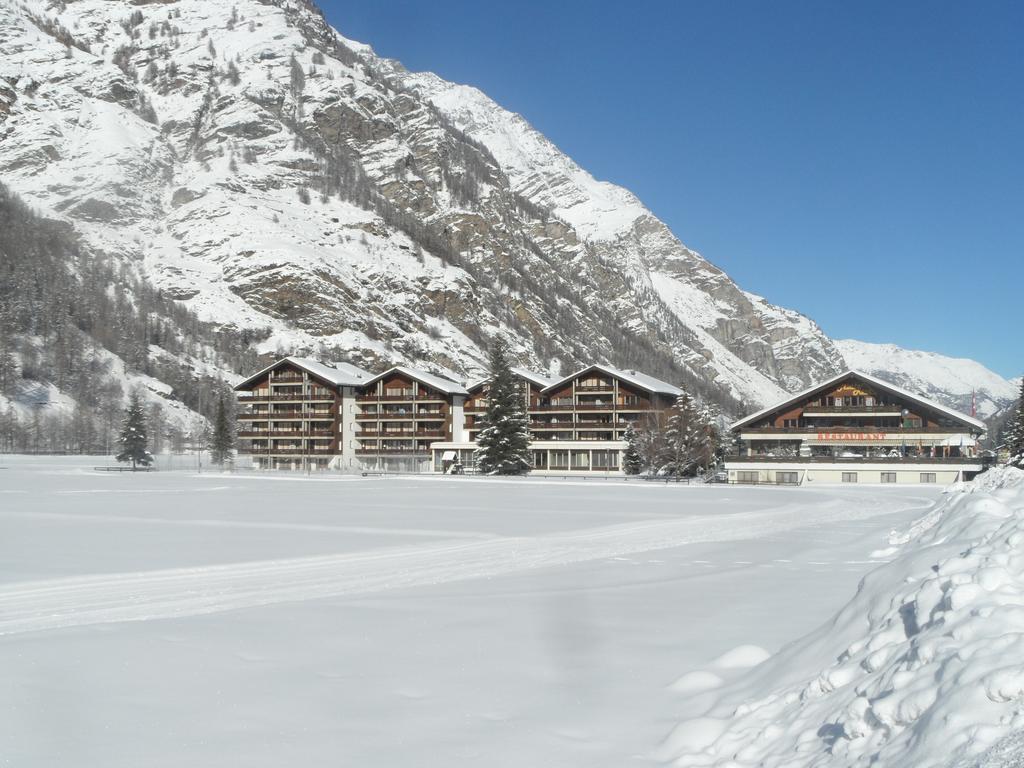 Appartements Monte Rosa Tasch Exterior photo